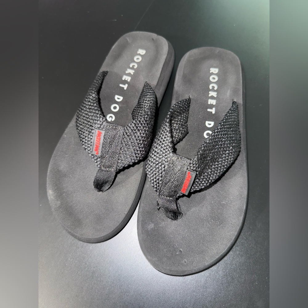 Rocket dog Sunset Black Webbing Flip Flops Women’s Size 7 GUC